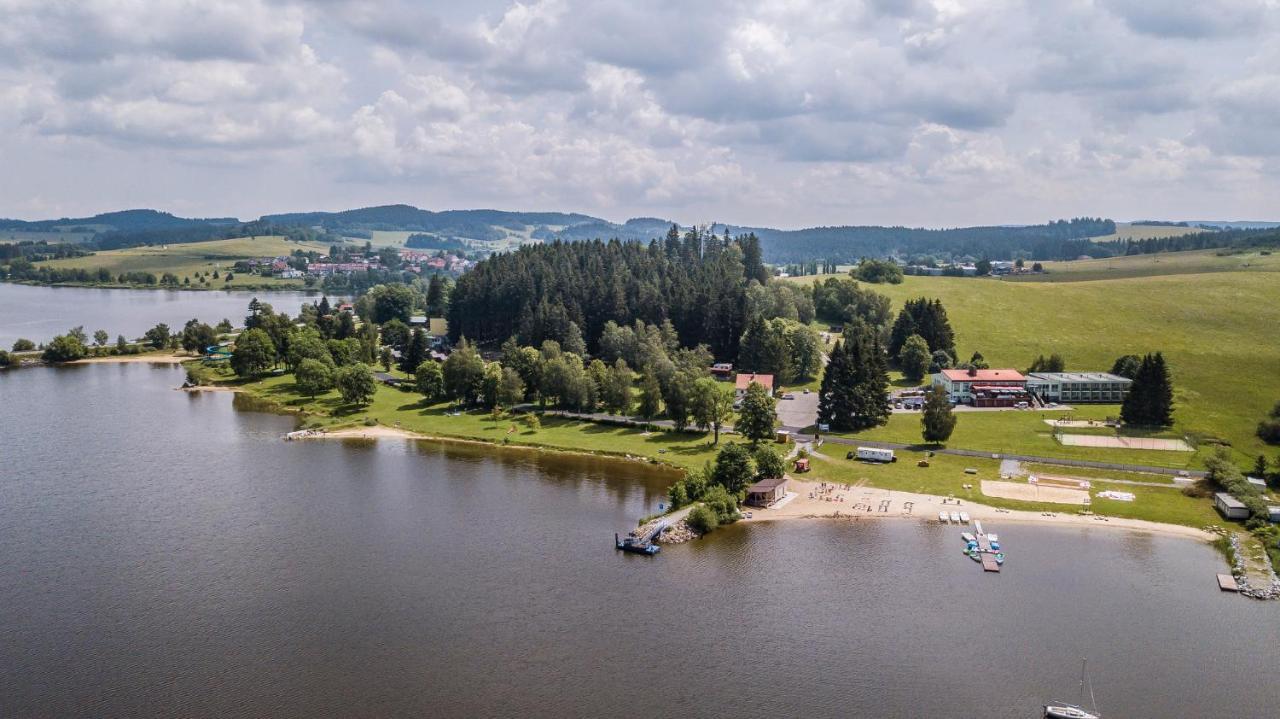 Hotel Racek Černá v Pošumaví Esterno foto