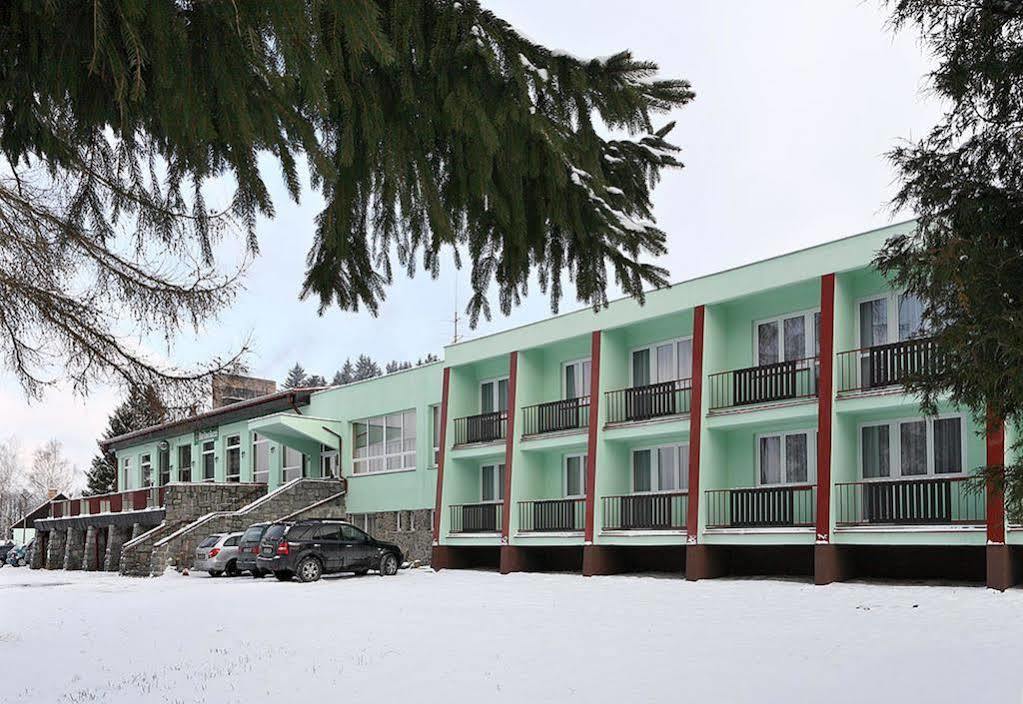 Hotel Racek Černá v Pošumaví Esterno foto
