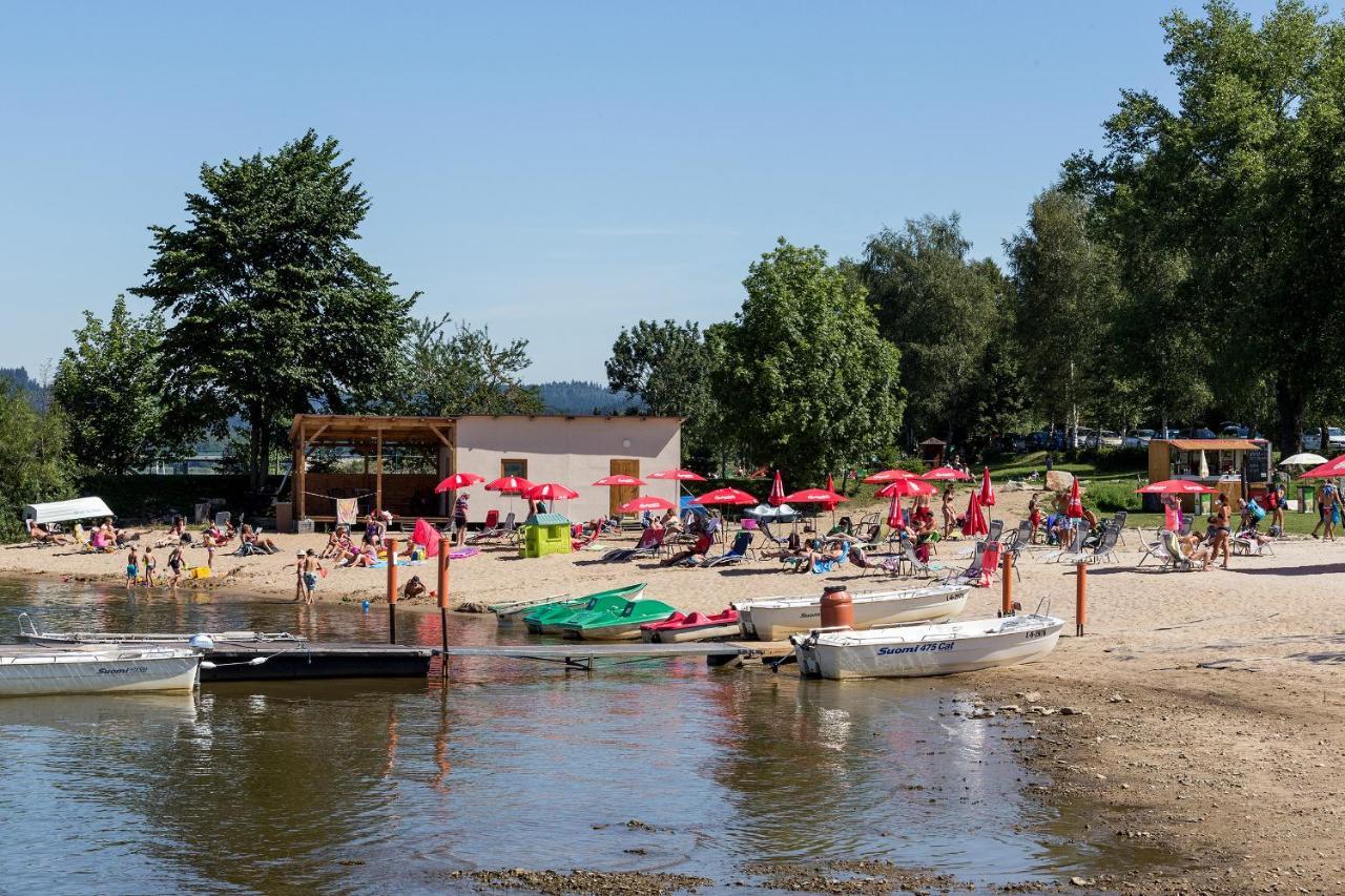 Hotel Racek Černá v Pošumaví Esterno foto