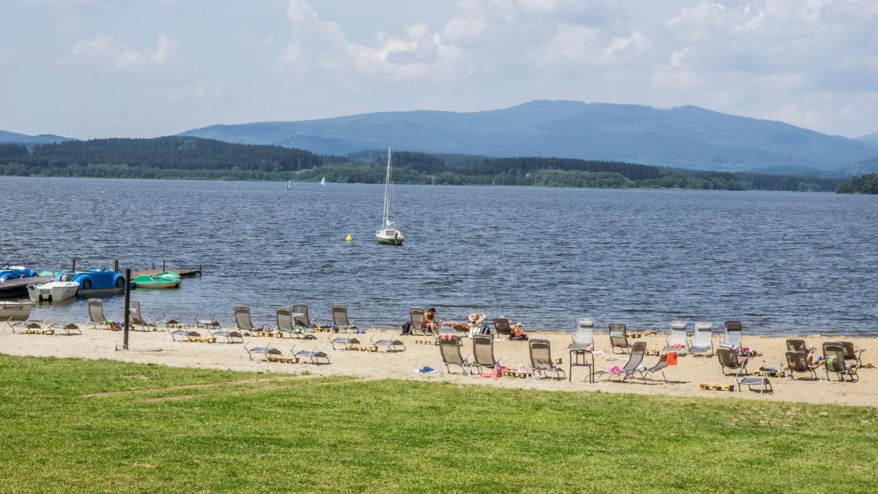 Hotel Racek Černá v Pošumaví Esterno foto