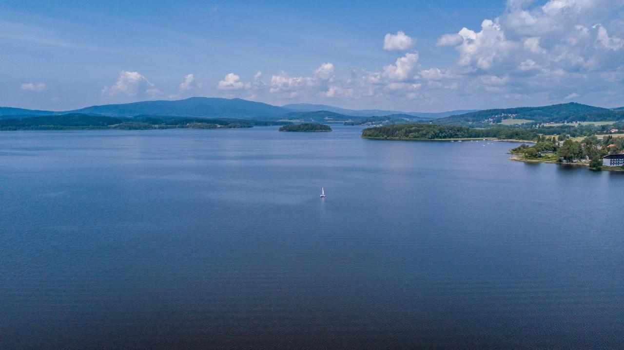 Hotel Racek Černá v Pošumaví Esterno foto